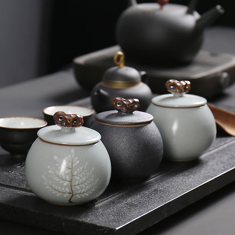 Elegant Ceramic Tea Caddy for Fresh Tea Storage